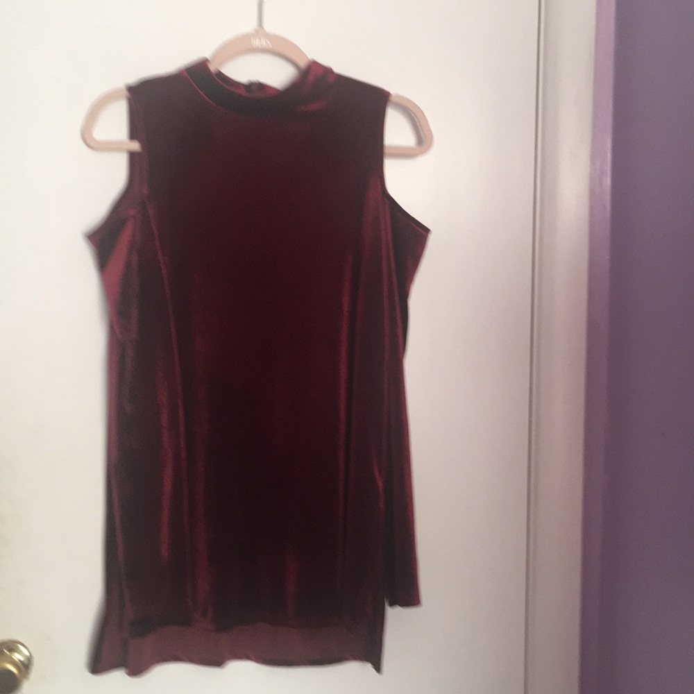 Cold shoulder tunic